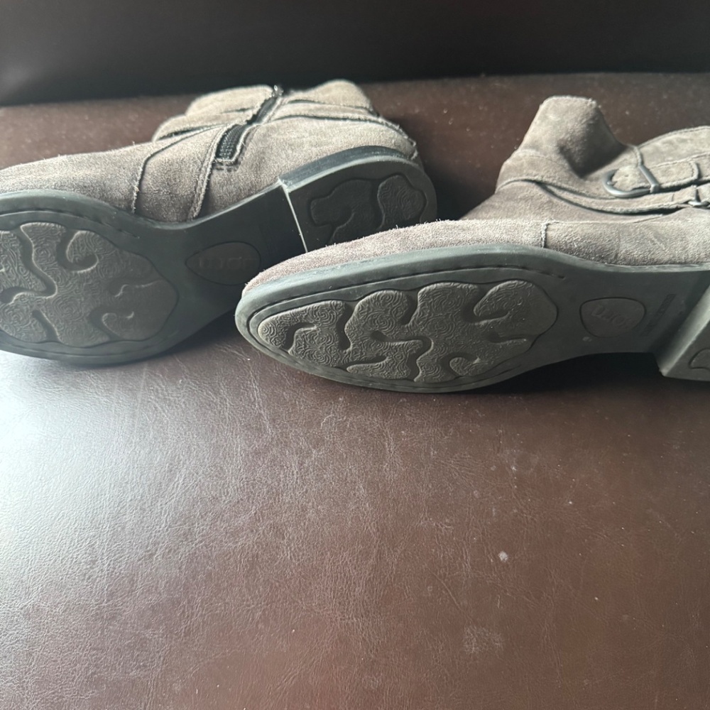 Born Gray Suede Ankle boots 8.5M - Picture 3 of 5